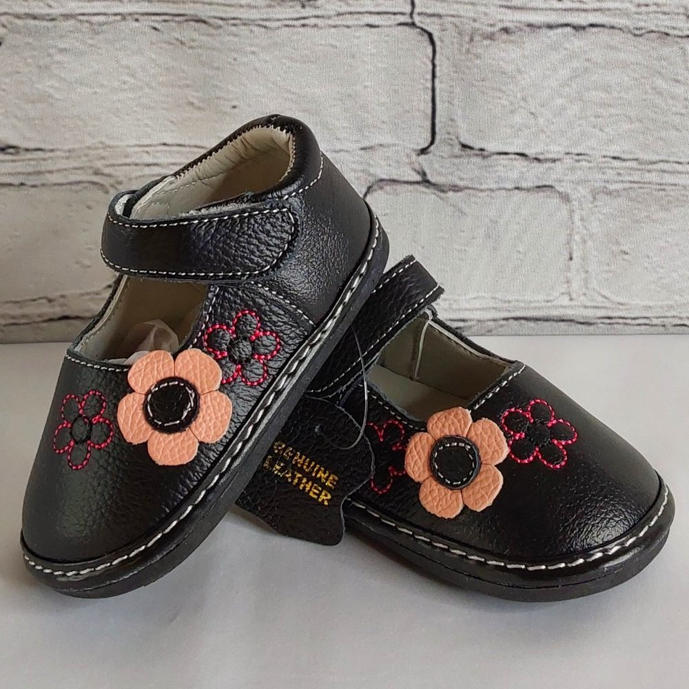 'CHULIS' LEATHER MARY~JANE EMBROIDERY FLOWER PETAL SHOES